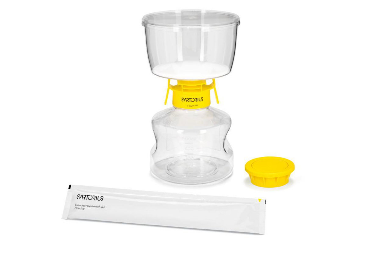 koffiezetapparaat, koffiemolen, glazen container, gele deksel, helder plastic